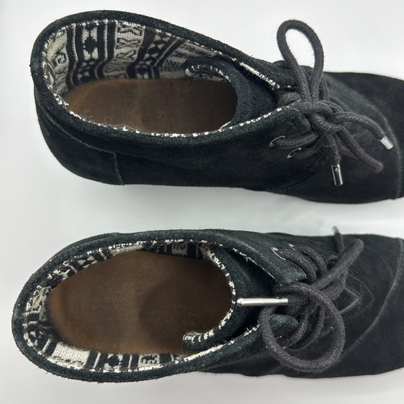 TOMS Women's Black Suede Desert Wedges Size 7 - Picture 13 of 16